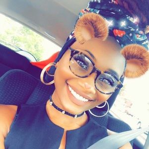 Meet your Posher, Zakiya